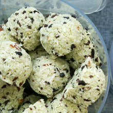 Load image into Gallery viewer, Mint Chip Macaroons